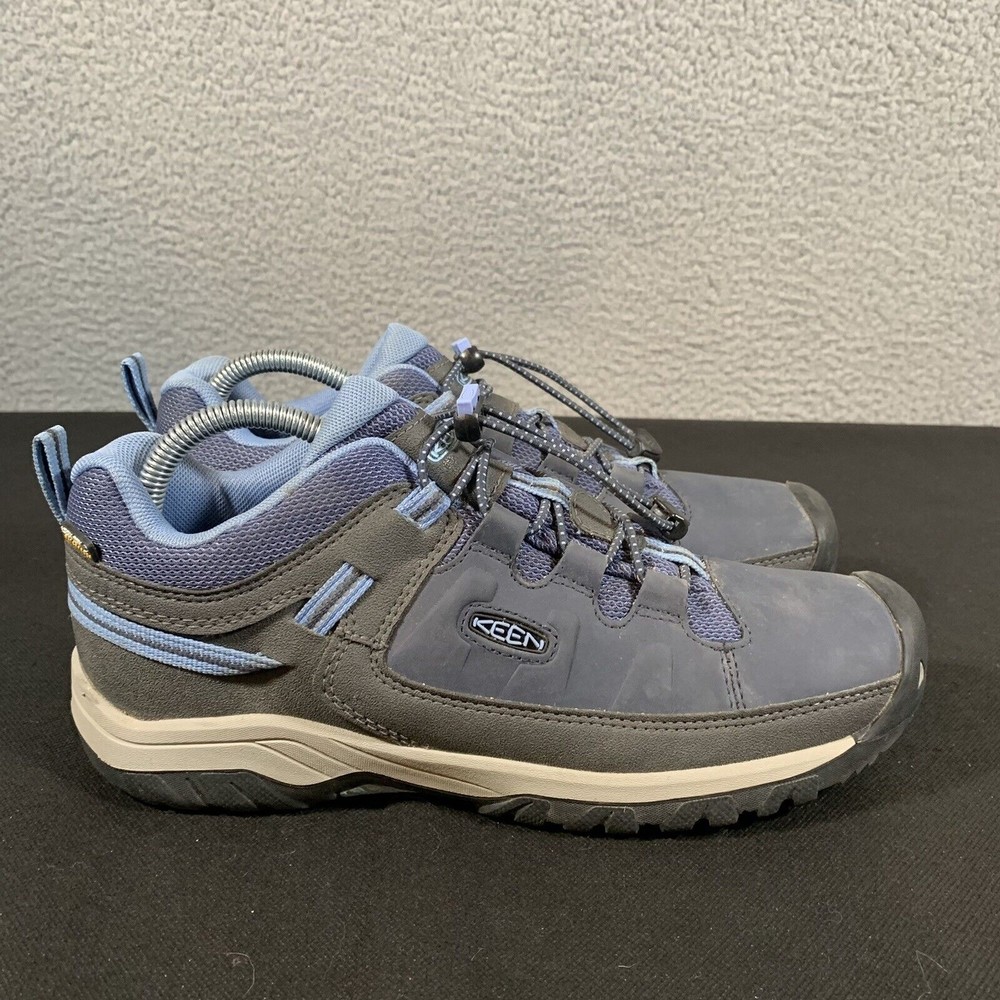 Keen Blue Athletic Shoes with Robust Lacing and Supportive Design